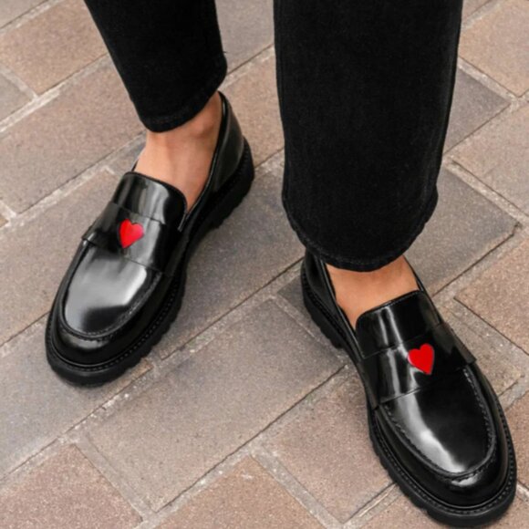 Love Thursday Boot Company Black Loafers Red Heart Women's 8 ❤️ - Picture 2 of 8